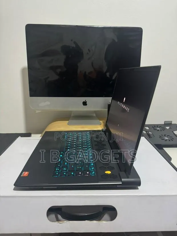 Laptop Alienware M16 r1 32GB Intel Core i9 SSD 1T · Photo 1