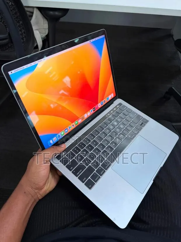 Laptop Apple MacBook Pro 2017 8GB Intel Core i5 SSD 256GB · Photo 1