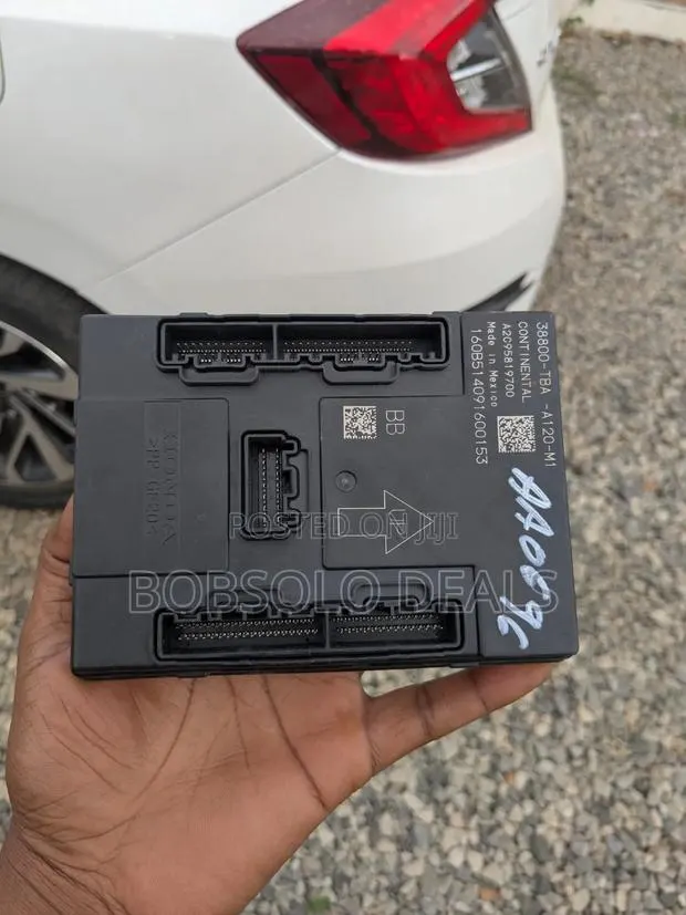 2016-2021 Honda Civic Sedan BCM Body Computer Control Module · Photo 1