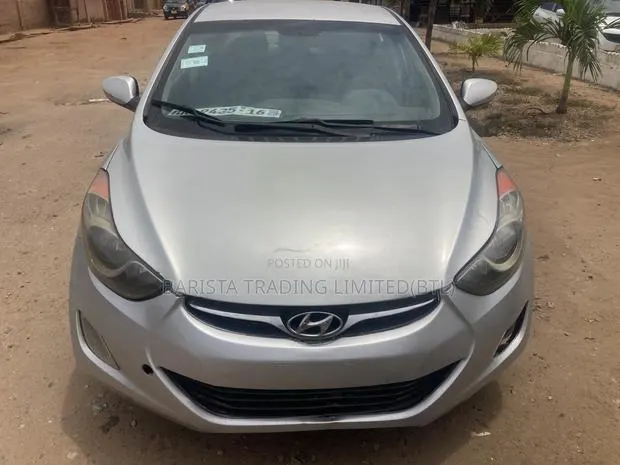 Hyundai Elantra GLS Sedan FWD (1.8L 4cyl 6M) 2013 Silver