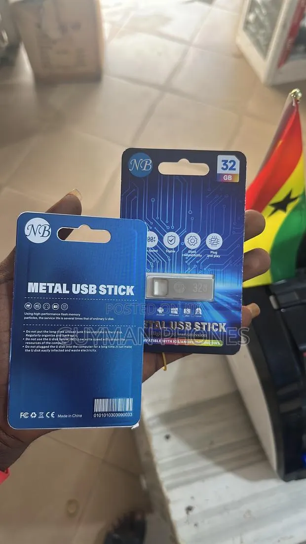 Nb 32gb Metal USB Drive · Photo 1