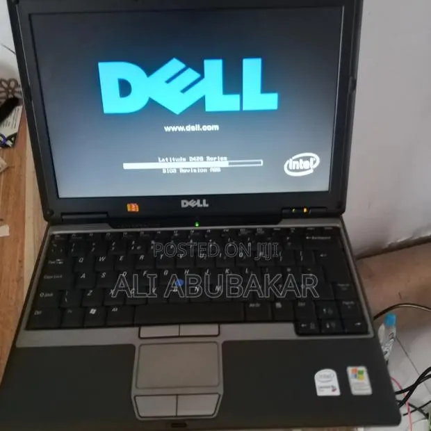 Laptop Dell Inspiron 15 4GB Intel Core i3 SSD 512GB · Photo 1