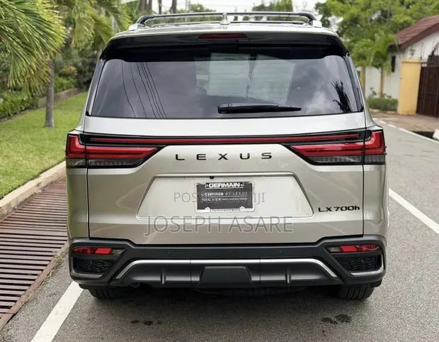 Lexus LX 700h 2025 · Photo 1