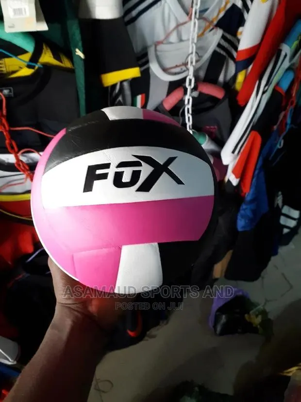 Original Volleyball At Cool Price · Photo 1