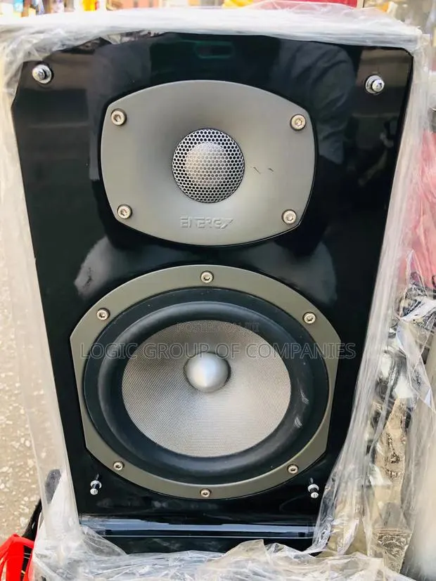 Studio Speakers · Photo 1