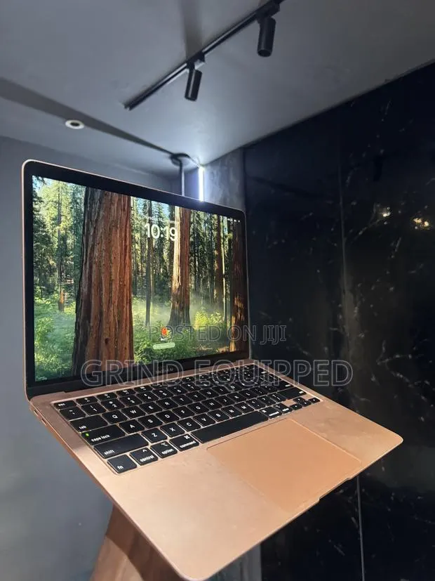 Laptop Apple MacBook Air 8GB Intel Core i3 SSD 256GB · Photo 1