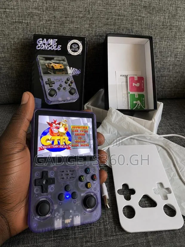 R36S Handheld Retro Handheld Gaming Console · Photo 1