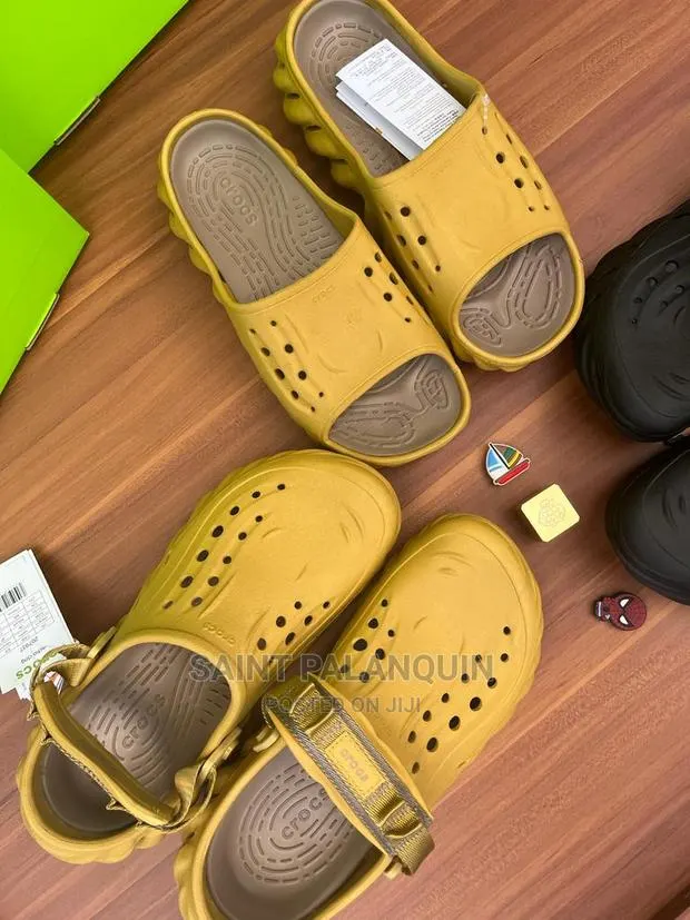 Unisex Crocs · Photo 1