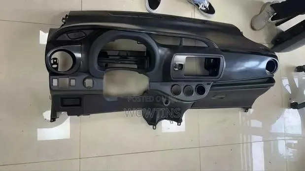 2014-2018 Toyota Vitz Dasboard · Photo 1
