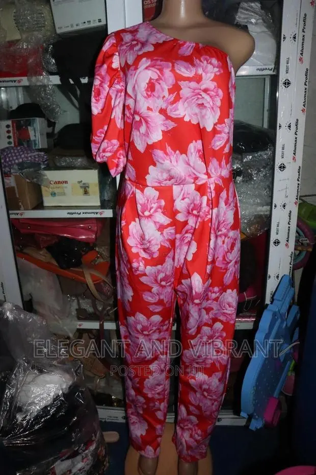 Beautiful Designer Ladies UK Jumpsuit With One Hand · Photo 1