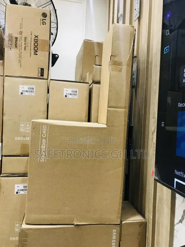 Elegant Black Samsung B550 Bluetooth 3.1ch 300 Watts Soundba · Photo 1