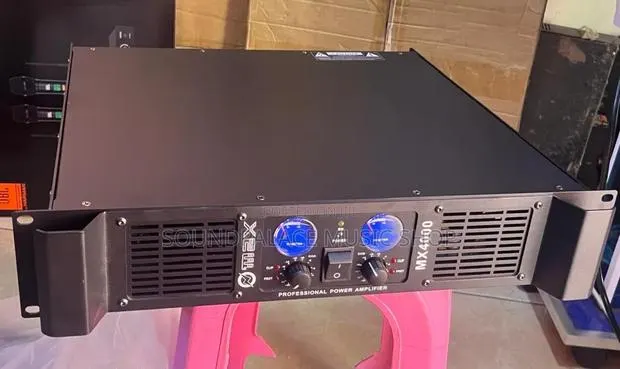 Max MX4000 Professional Power Amplifier · Photo 1