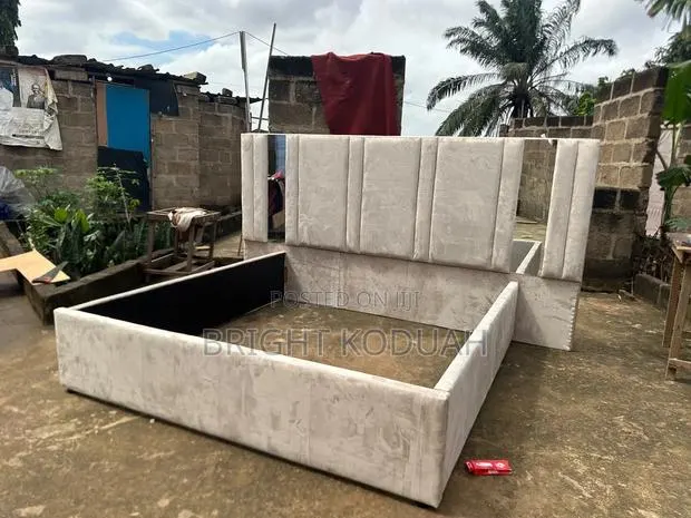 Cream Big Head King Size Bed Frame · Photo 1