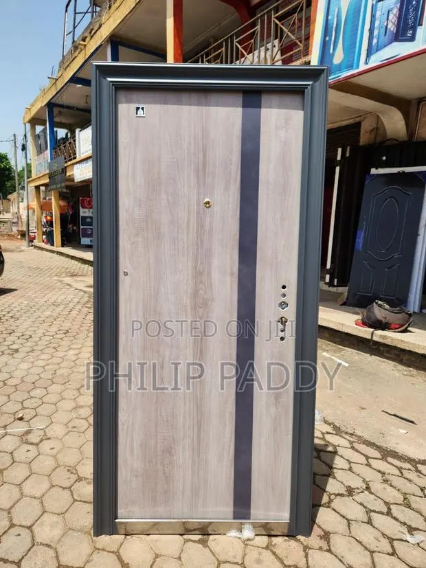 Smooth Security Door · Photo 1