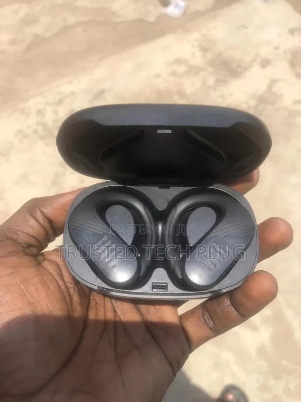 Preowned JBL Endurance Peak 2 Bluetooth Earbuds in Stock · Photo 1