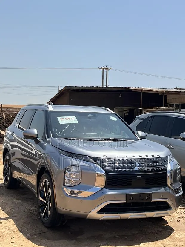 Mitsubishi Outlander SEL 2022 Gray · Photo 1