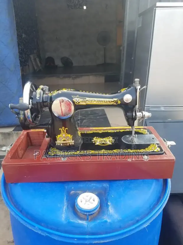 Sewing Machine · Photo 1