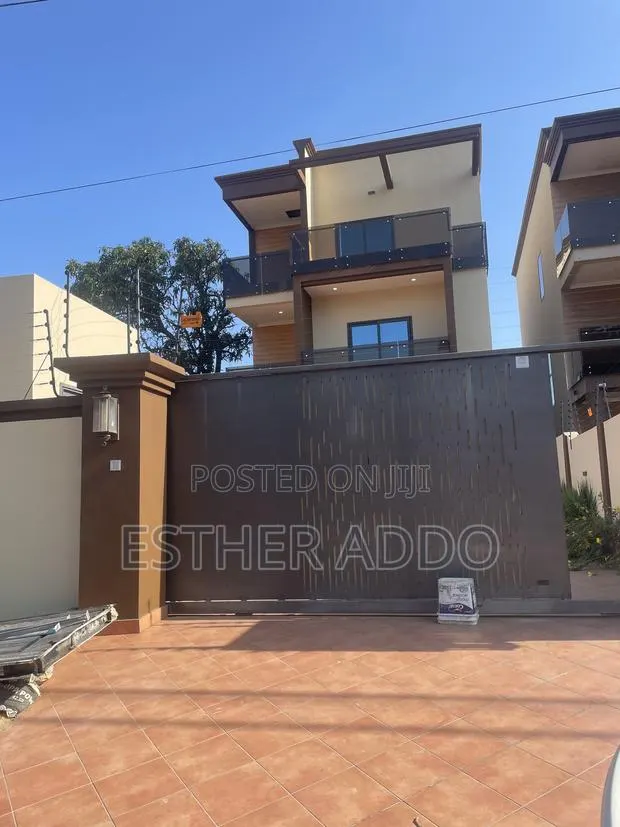 4bdrm Duplex in Ghana Link Area for rent · Photo 1