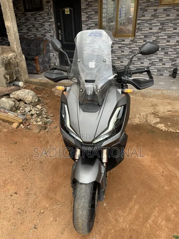 Honda 2024 Gray · Photo 1