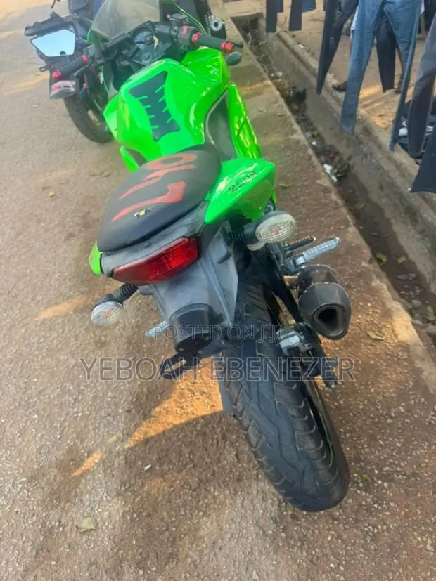Kawasaki EX250 2018 Green · Photo 1