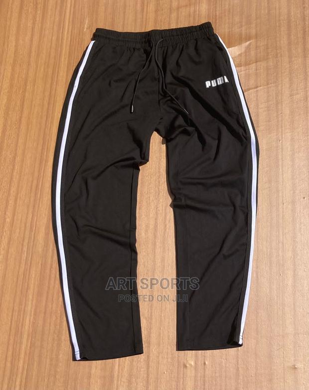 Puma Joggers · Photo 2