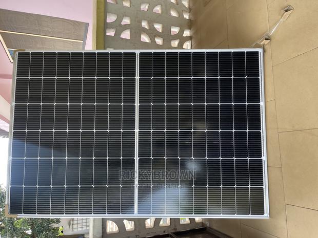 350watts Monocrystalline Solar Panels · Photo 1