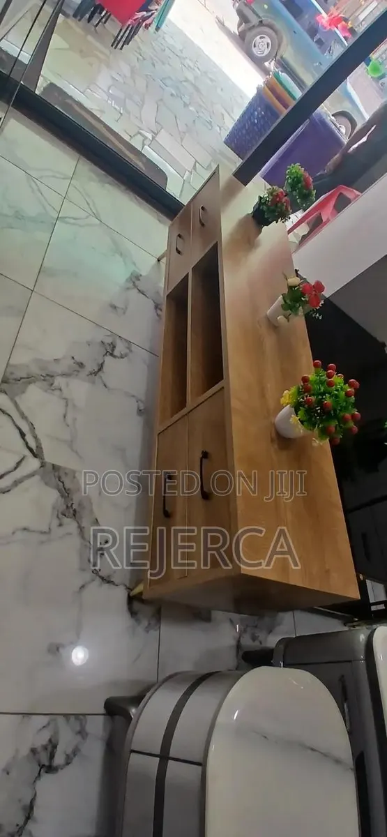 Wooden Tv Stand · Photo 1