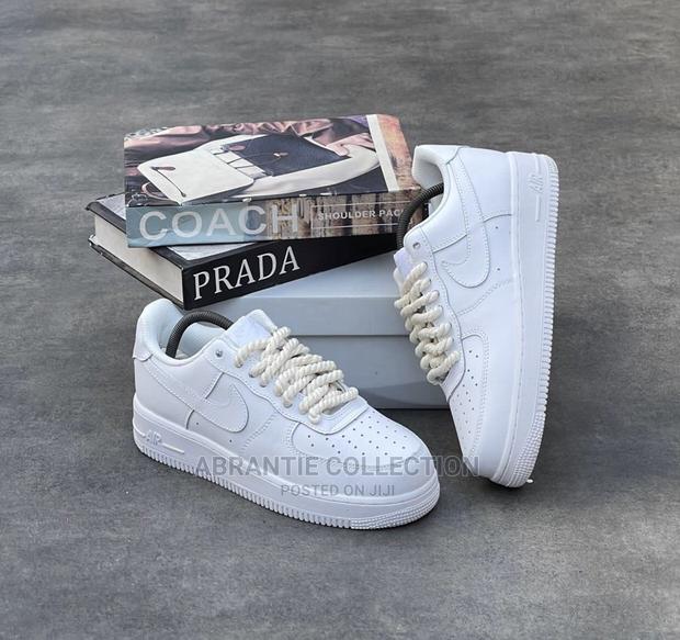 Nike Air Force 1 Thick Laces · Photo 2