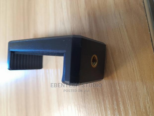 Phone Tripod Holder for Livve Streaming · Photo 4