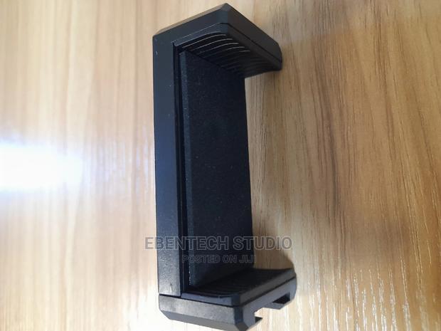 Phone Tripod Holder for Livve Streaming · Photo 5