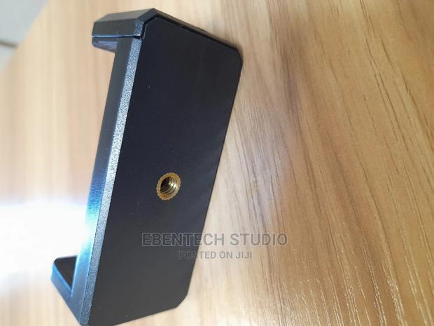 Phone Tripod Holder for Livve Streaming · Photo 2