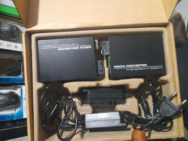 Single Mode Fiber Media Converter · Photo 1
