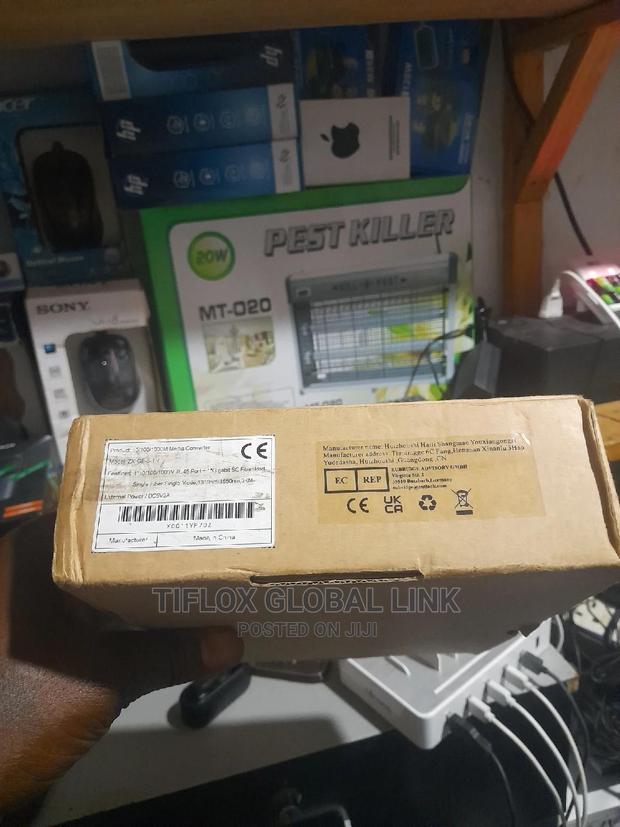 Single Mode Fiber Media Converter · Photo 2