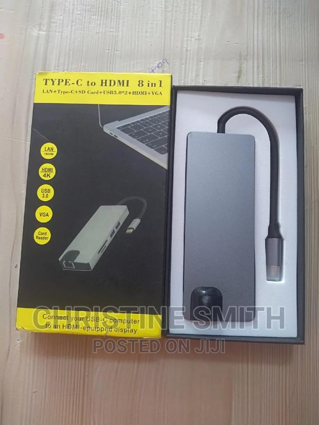 Type C 8 in 1 With VGA · Photo 2