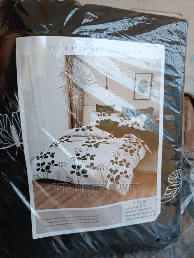 Black and White Duvet Set · Photo 1