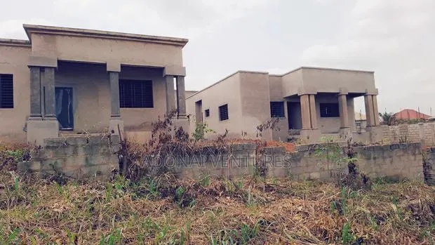 13bdrm House in Sokoban Bekwamin, Kumasi Metropolitan for sale · Photo 1