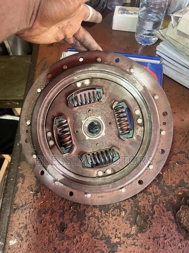 Automatic and Manual Clutch Disk · Photo 1