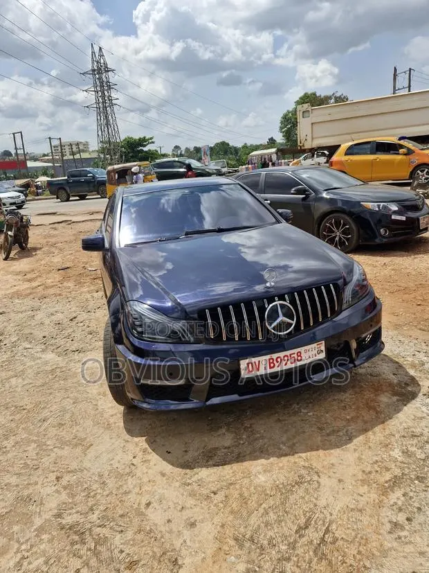 Mercedes-Benz C300 Sport 4Matic Sedan AWD (3.0L 6cyl 7A) 2011 Blue · Photo 1