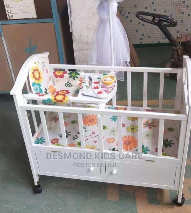 Baby’S Wooden White Cot · Photo 1