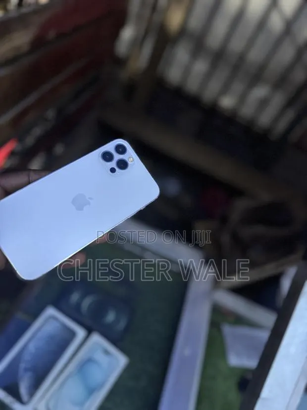 Apple iPhone 12 Pro 256 GB White · Photo 1