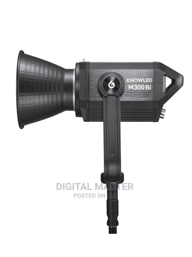 Godox Knowled M600bi Bi-Colour LED Light · Photo 1