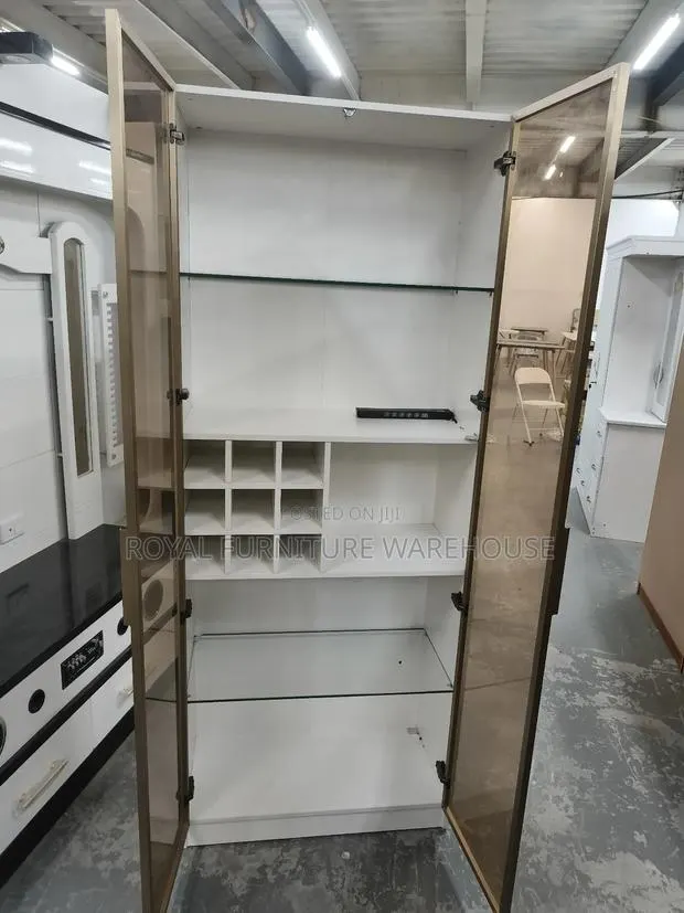 White Wine Cabinet · Photo 1