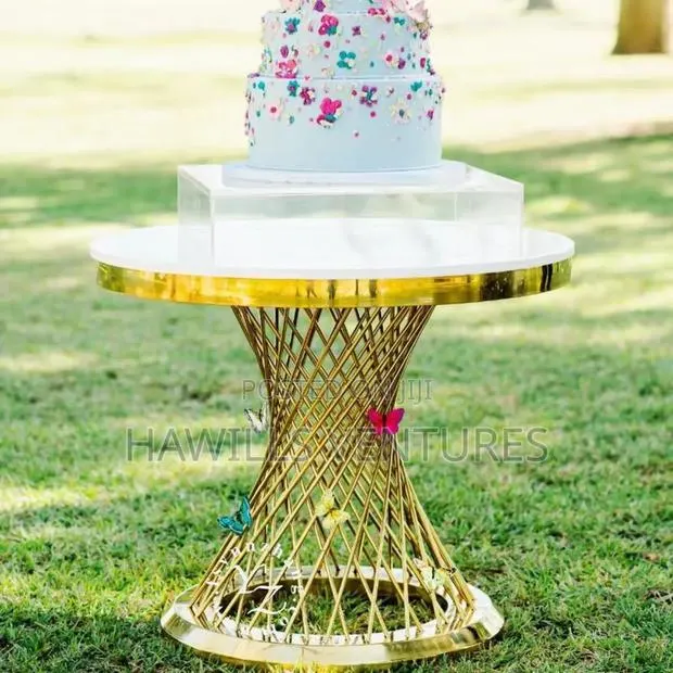 Table With Mirror Glass Lass · Photo 1