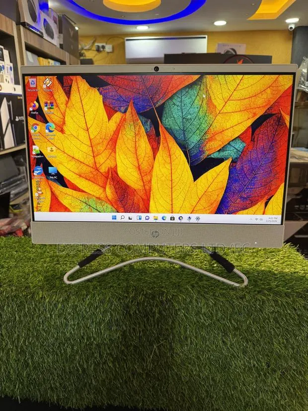 HP 200 G4 22 All-in-One 12GB Intel Core i5 HDD+SSD 500GB · Photo 1