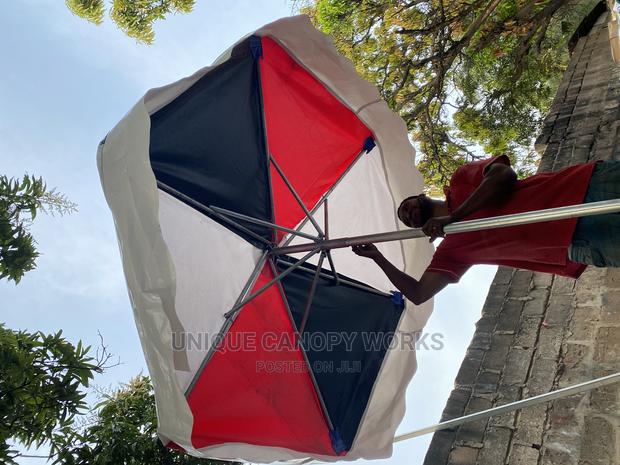 Metal and Wood Umbrellas for All Occasions · Photo 4
