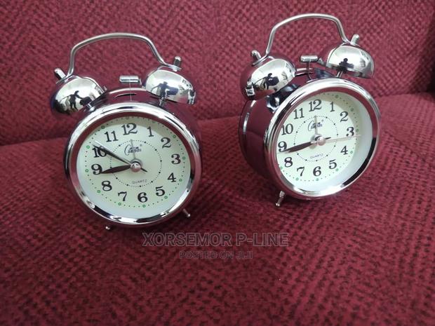 Stainless Steel Alarm Clock · Photo 1