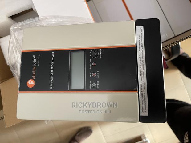 12/24v 45A MPPT Solar Charge Controller · Photo 1