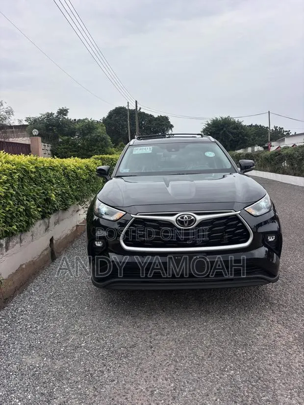 Toyota Highlander 2022 Black · Photo 1