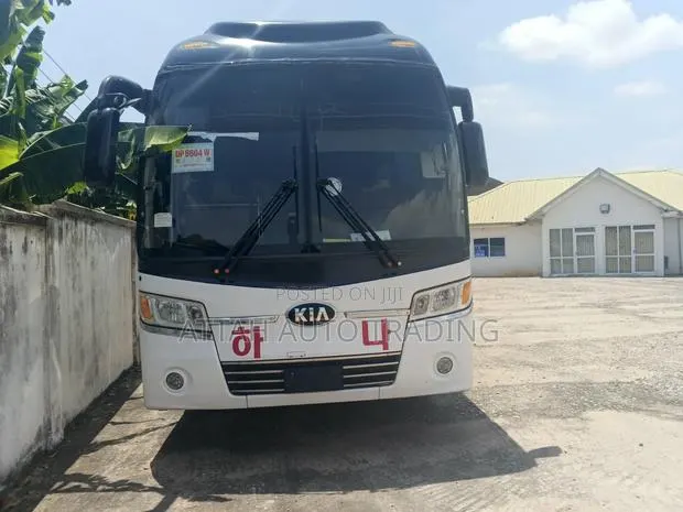 Kia Granbird 2015 White · Photo 1