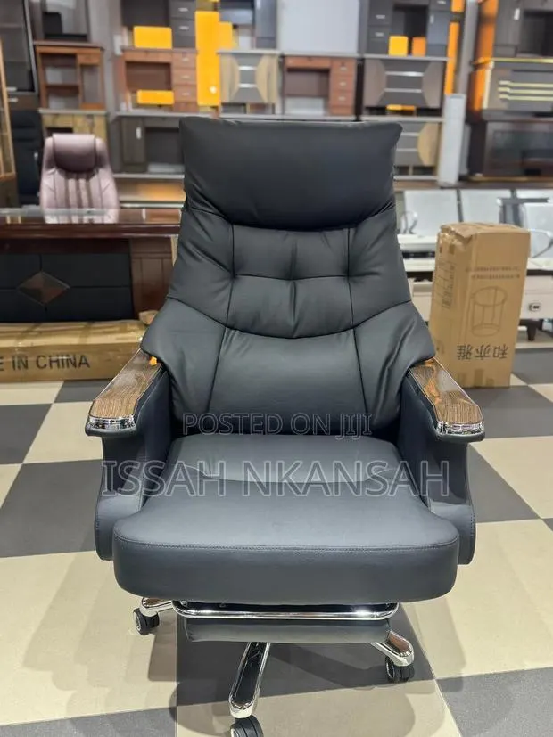 Leather High Back Boss Office Chair · Photo 7